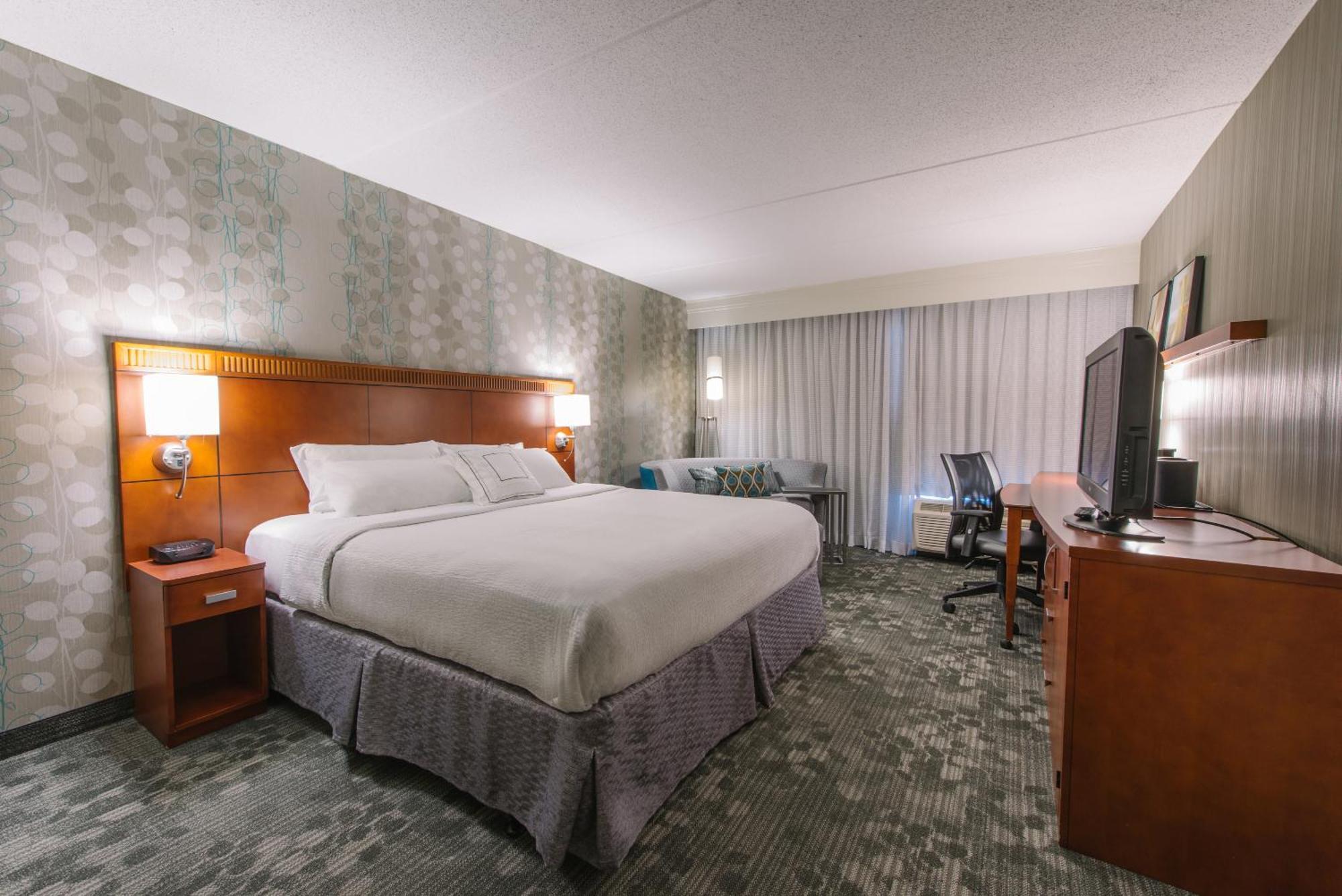 Отель Courtyard By Marriott Нашуа Экстерьер фото