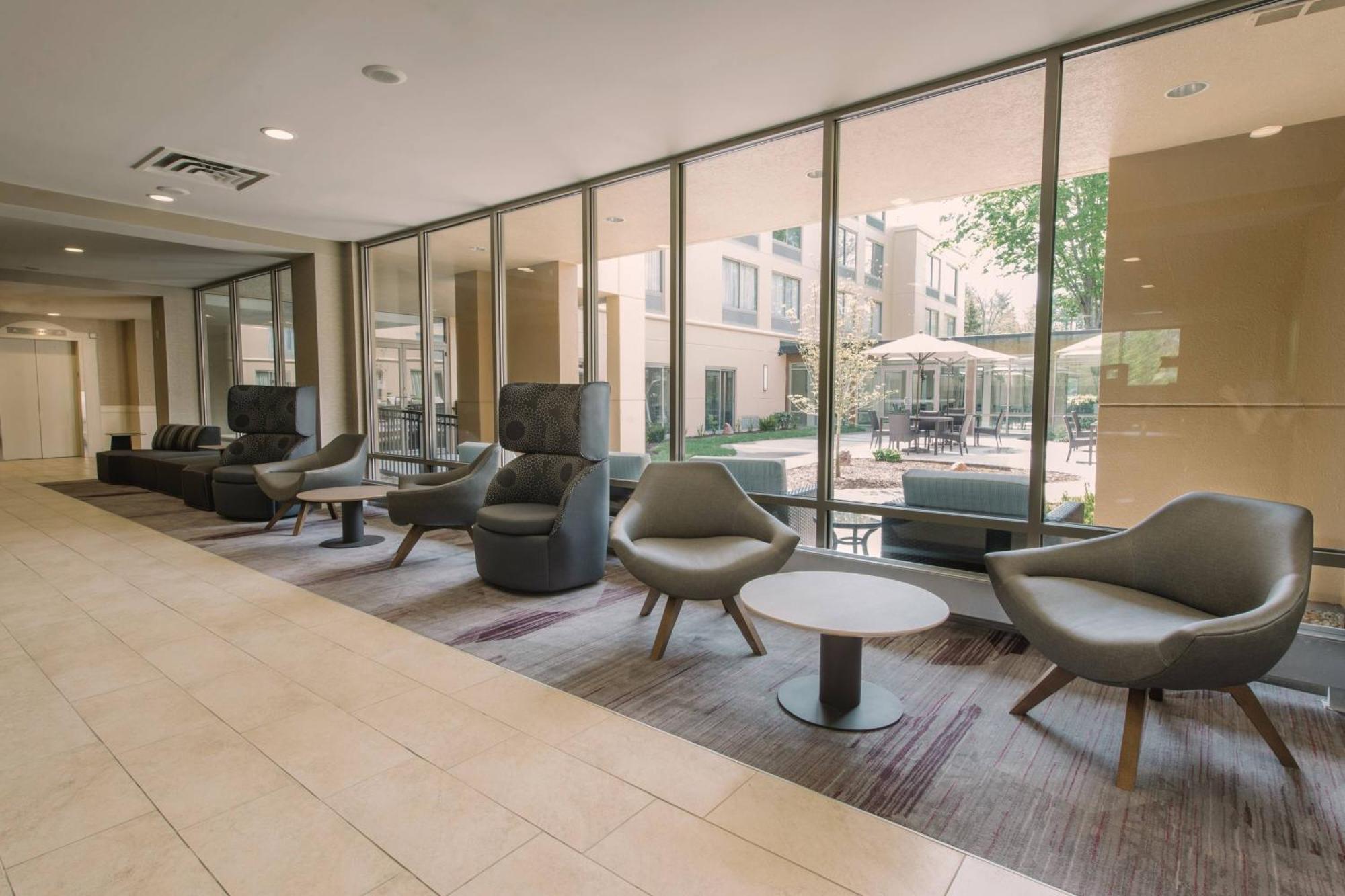 Отель Courtyard By Marriott Нашуа Экстерьер фото
